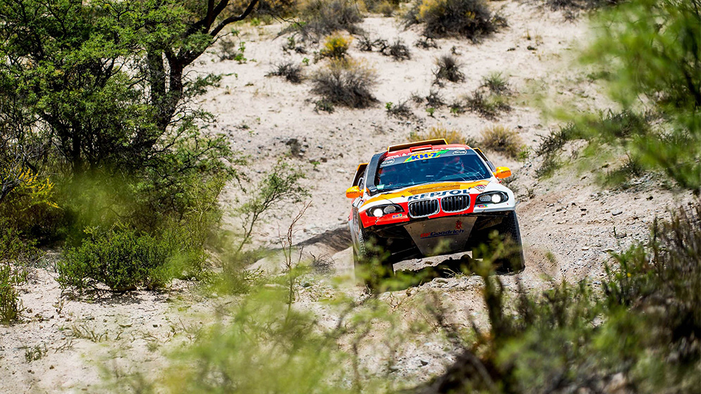Isidre esteve subiendo pista de tierra Dakar 2018